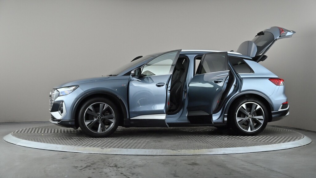 Audi Q4 E Tron Q4 E-tron Sportback 40 S Line Launch Edition Black #9