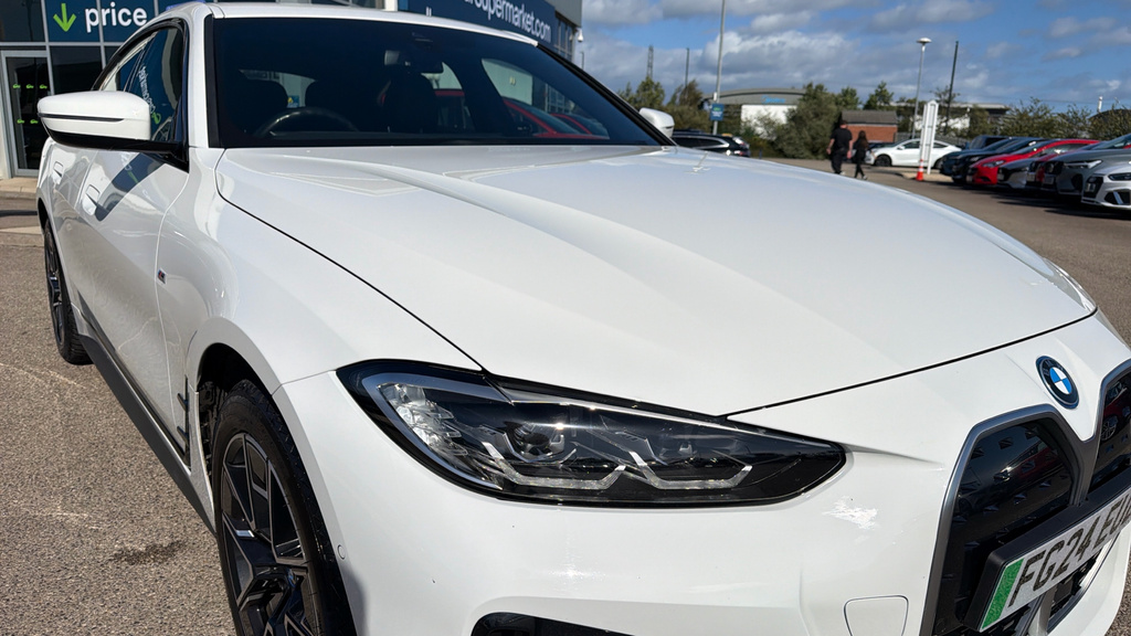 BMW i4 Sport Black #9
