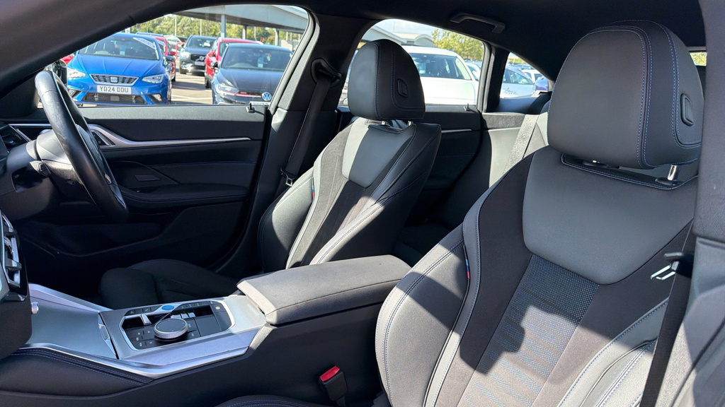 BMW i4 Sport Black #14