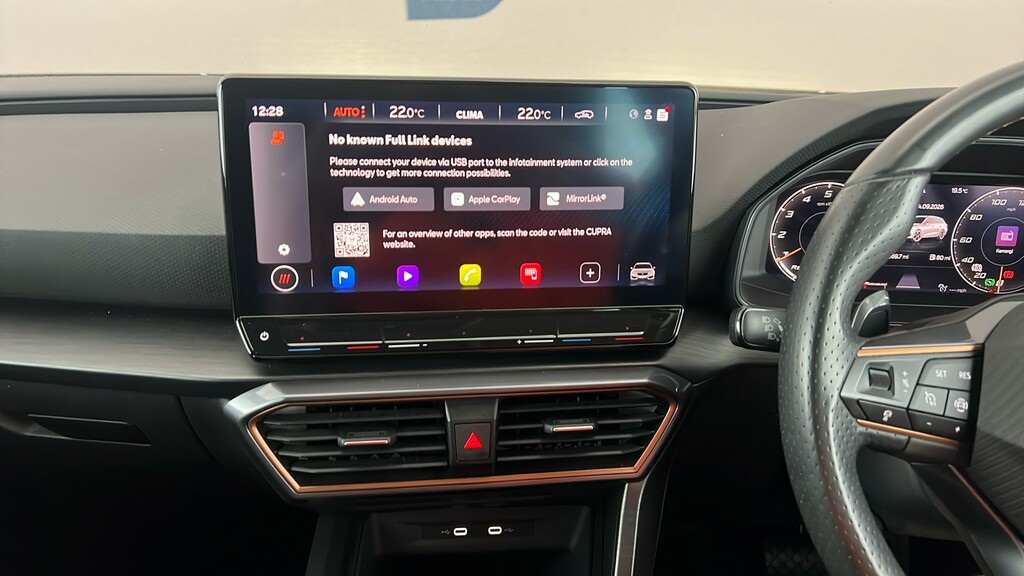 Cupra Leon 2.0 Tsi 300 Vz2 Dsg Panoramic Sunroof White #16
