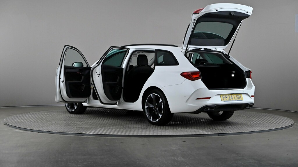 Cupra Leon 2.0 Tsi 300 Vz2 Dsg Panoramic Sunroof White #10