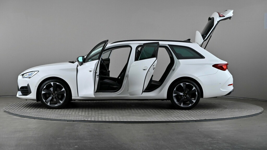 Cupra Leon 2.0 Tsi 300 Vz2 Dsg Panoramic Sunroof White #9