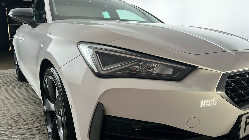 Cupra Leon 2.0 Tsi 300 Vz2 Dsg Panoramic Sunroof White #20
