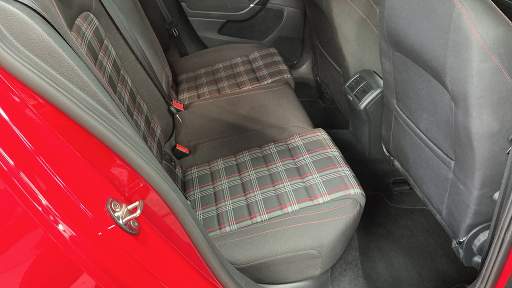 Volkswagen Golf Se White #18