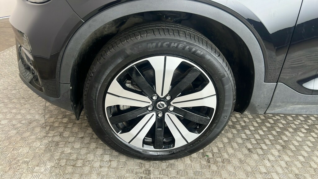 Volvo XC40 2.0 B3p Core Green #18