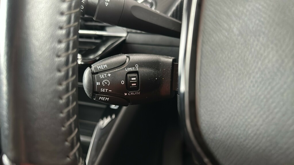 Peugeot 208 1.2 Puretech 100 Active Black #28