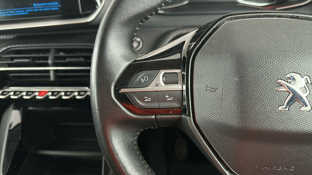 Peugeot 208 1.2 Puretech 100 Active Black #29