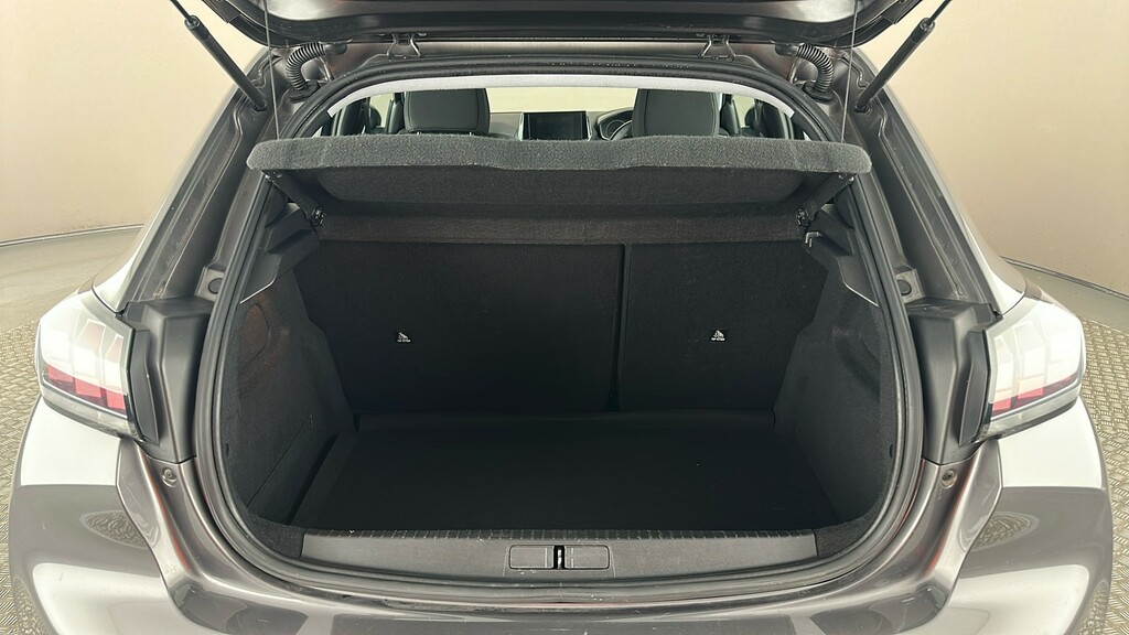 Peugeot 208 1.2 Puretech 100 Active Black #22
