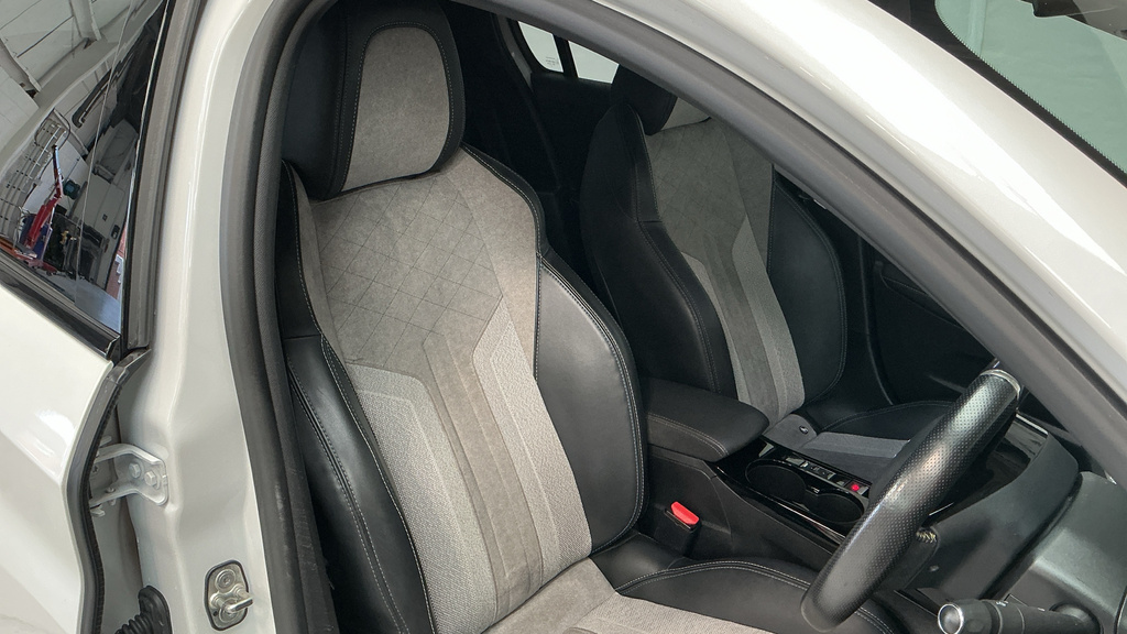 Peugeot e-208 Gt Blue #14