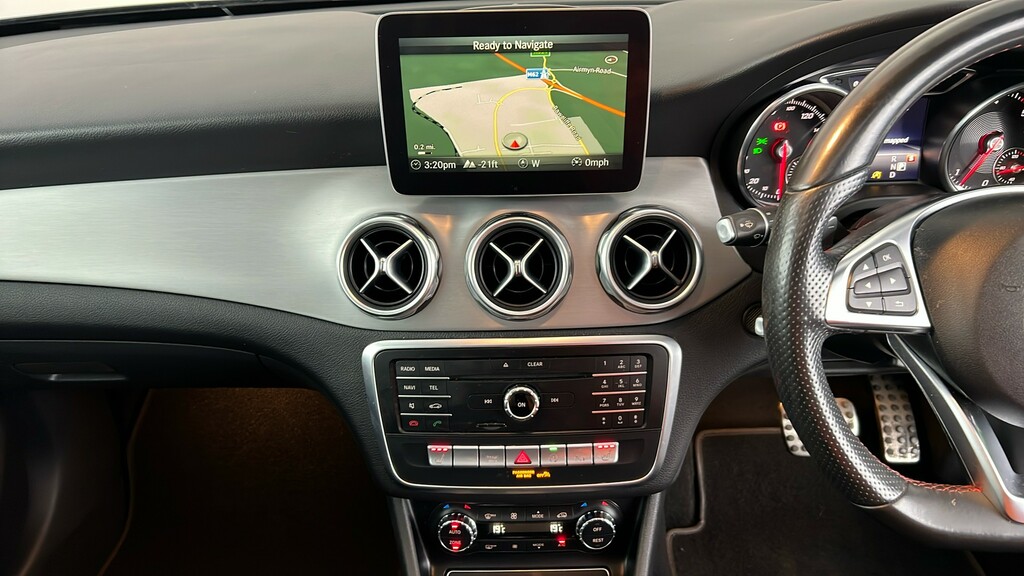 Mercedes-Benz GLA Class Suv Black #16