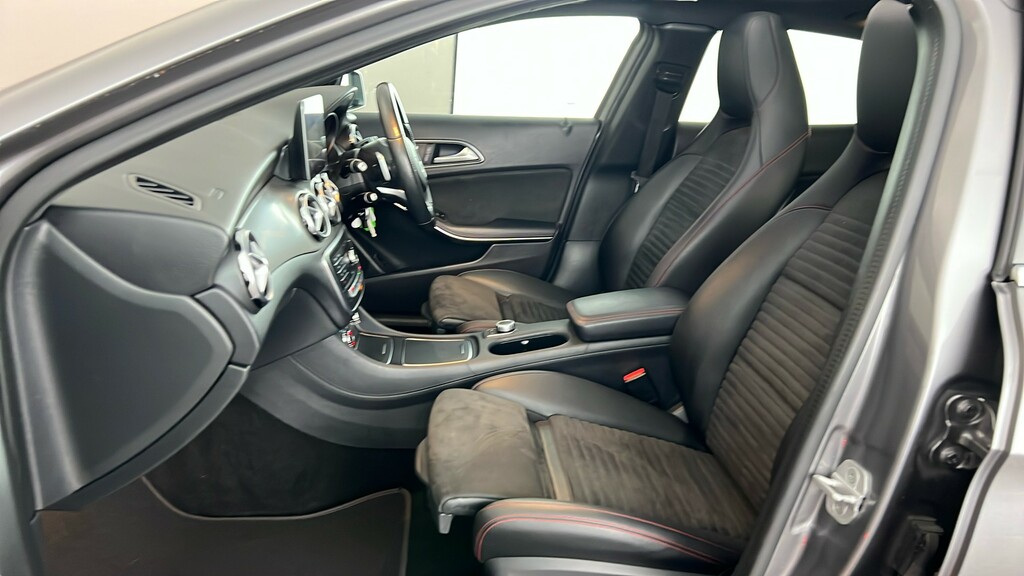 Mercedes-Benz GLA Class Suv Black #17