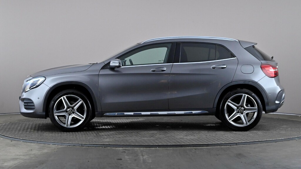 Mercedes-Benz GLA Class Gla 200D Amg Line Premium Plus Grey #3