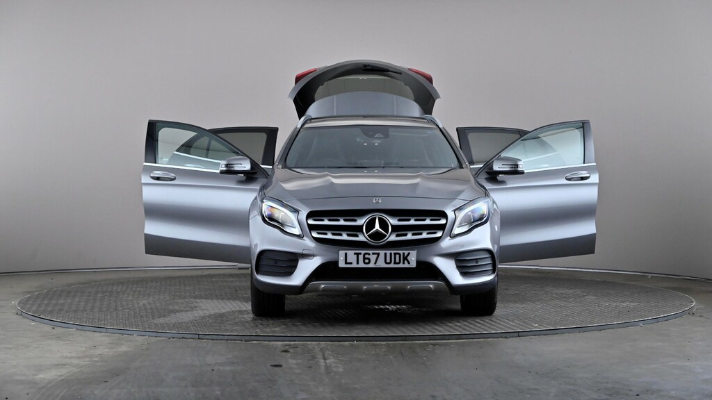 Mercedes-Benz GLA Class Suv Black #7