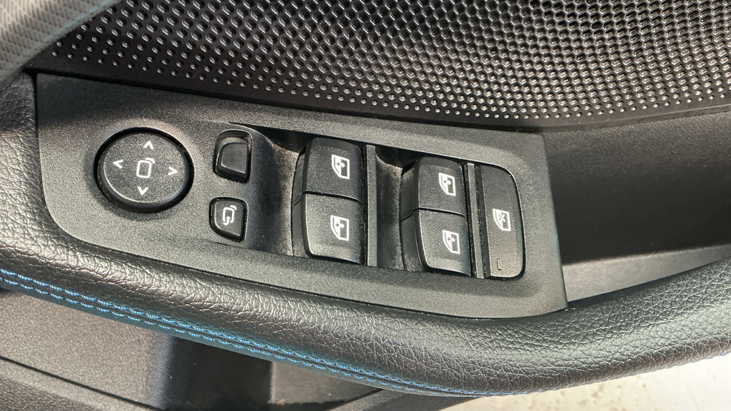 BMW 2 Series 220D M Sport Step #27