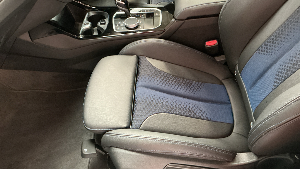 BMW 2 Series 220D M Sport Step #25