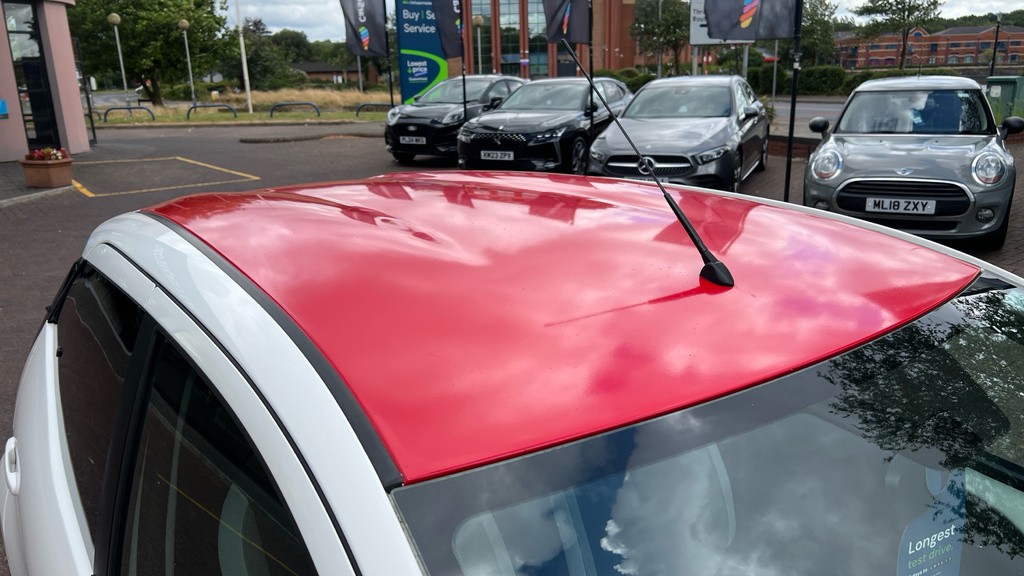 Toyota Aygo 1L X White #7