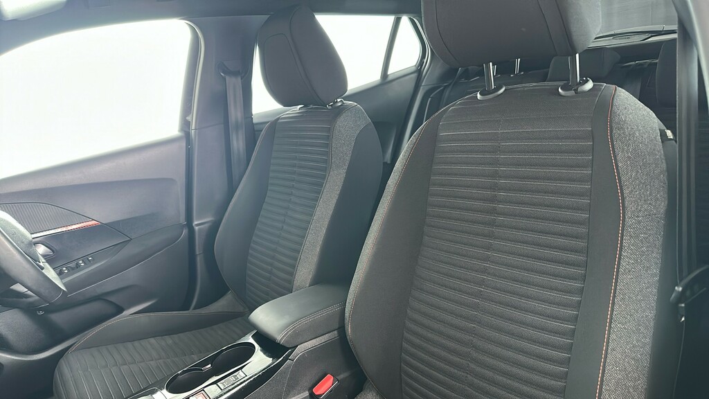 Peugeot e-2008 54Kwh First Edition 156 Grey #17