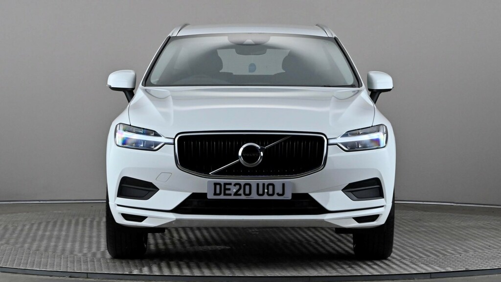 Volvo XC60 2.0 D4 Momentum Geartronic White #2