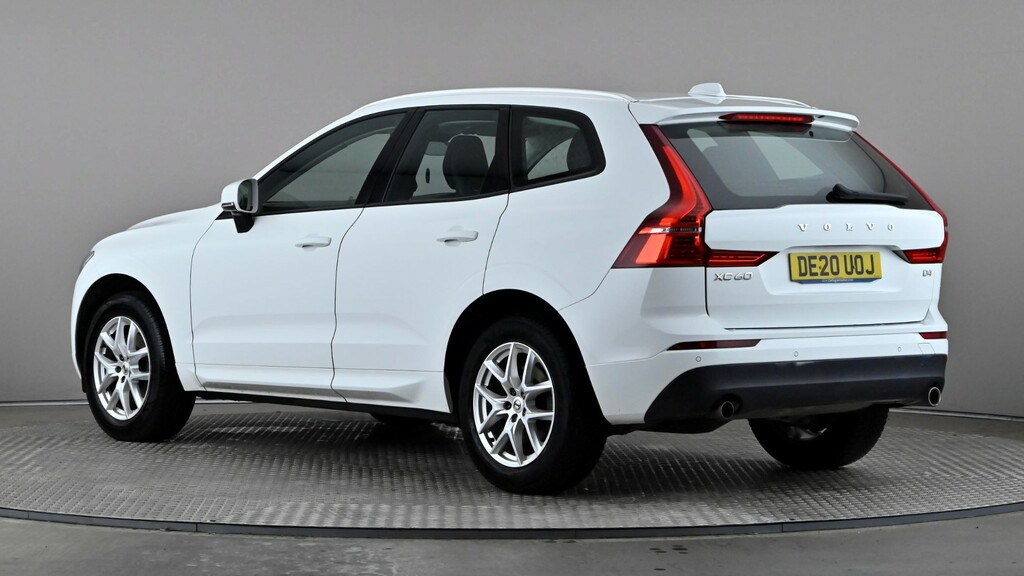 Volvo XC60 2.0 D4 Momentum Geartronic White #4