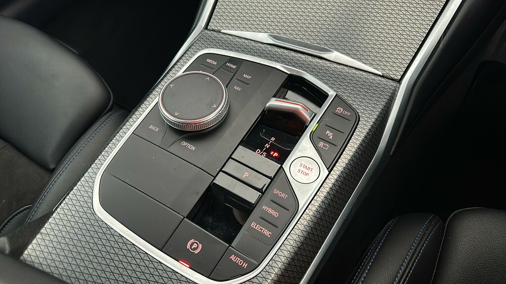 BMW 3 Series Saloon Grey #28