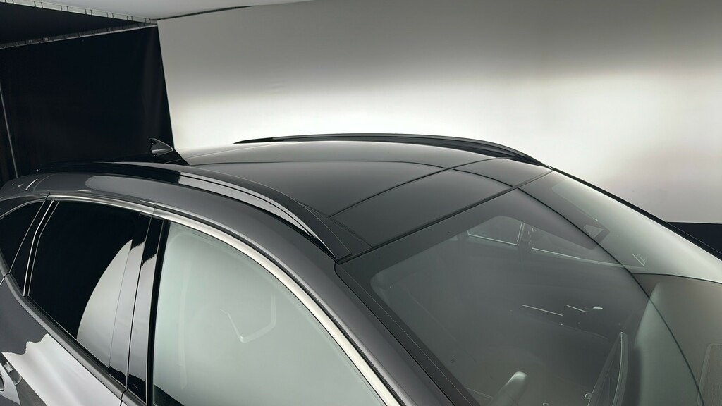 Hyundai Tucson Black Line White #21