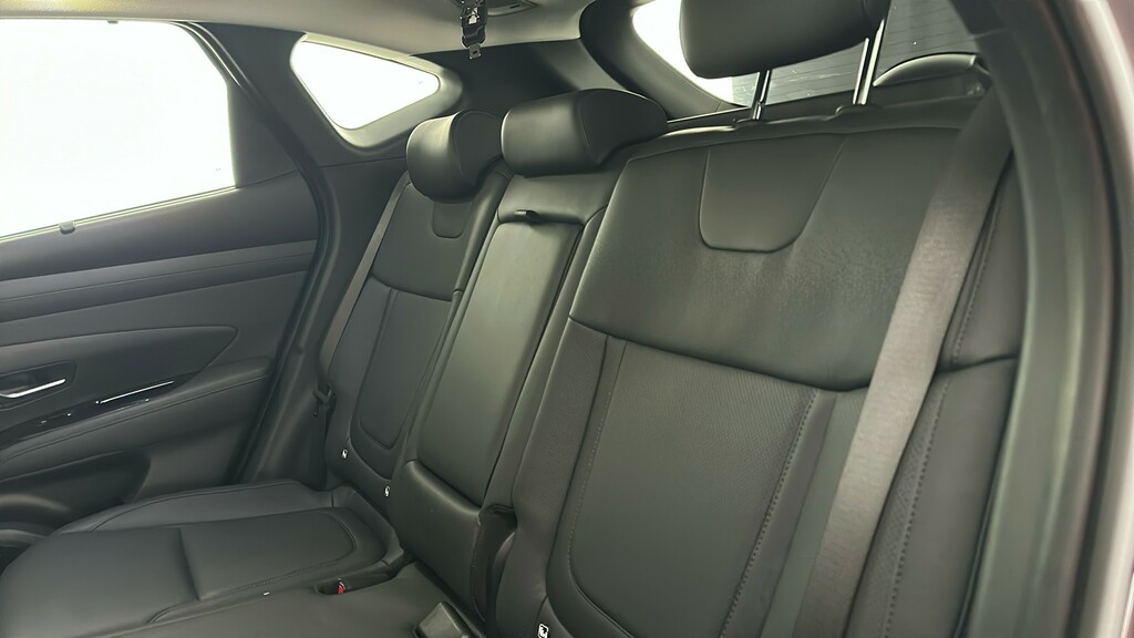 Hyundai Tucson Black Line White #18
