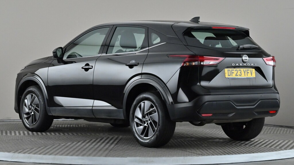 Nissan Qashqai 1.3 Dig-t Mh Acenta Premium Black #4