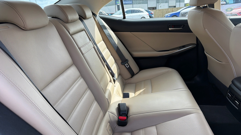 Lexus IS 300H F Sport Silver #16