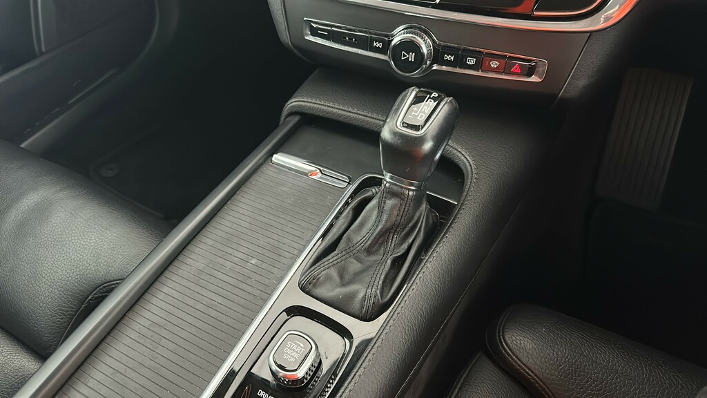 Volvo V90 V90 Momentum D4 White #27