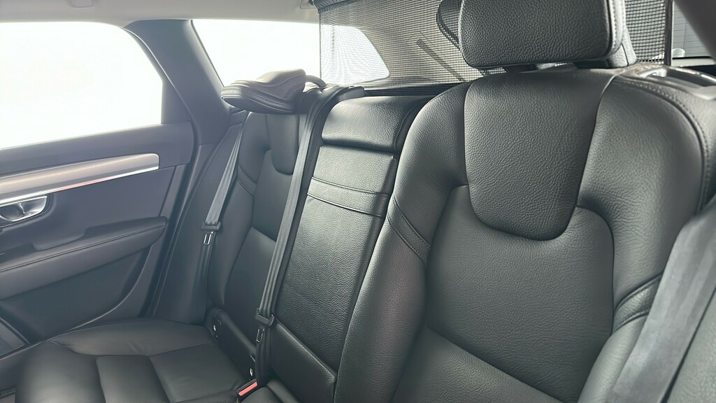 Volvo V90 V90 Momentum D4 White #18