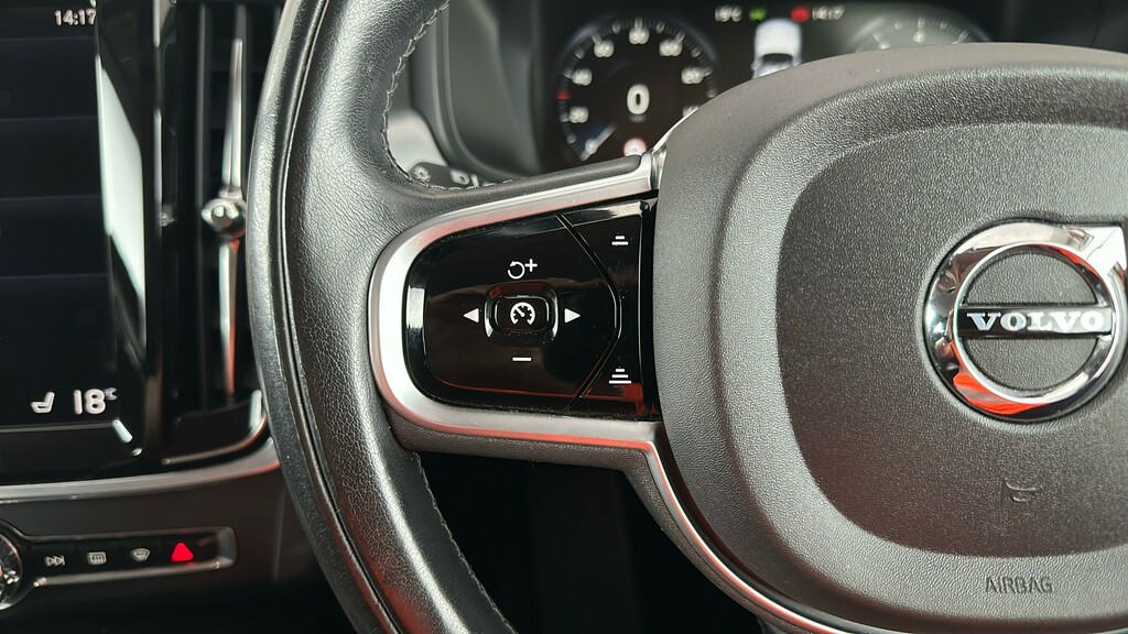 Volvo V90 V90 Momentum D4 White #28