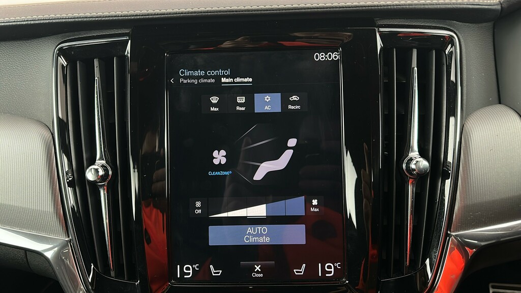 Volvo S90 2.0 D4 R Design Geartronic #25
