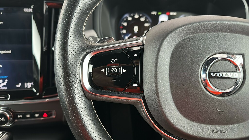 Volvo S90 2.0 D4 R Design Geartronic #27