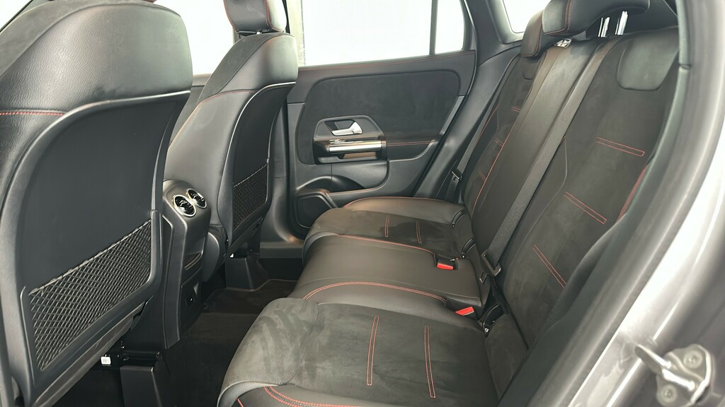 Mercedes-Benz GLA Class Amg Line Night Edition Black #18