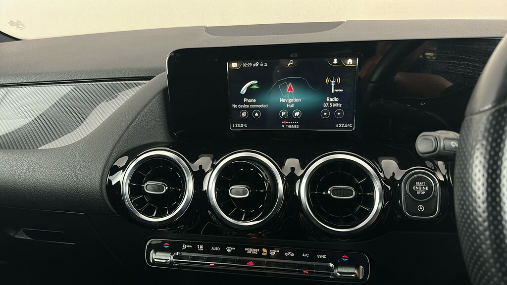 Mercedes-Benz GLA Class Amg Line Night Edition Black #16