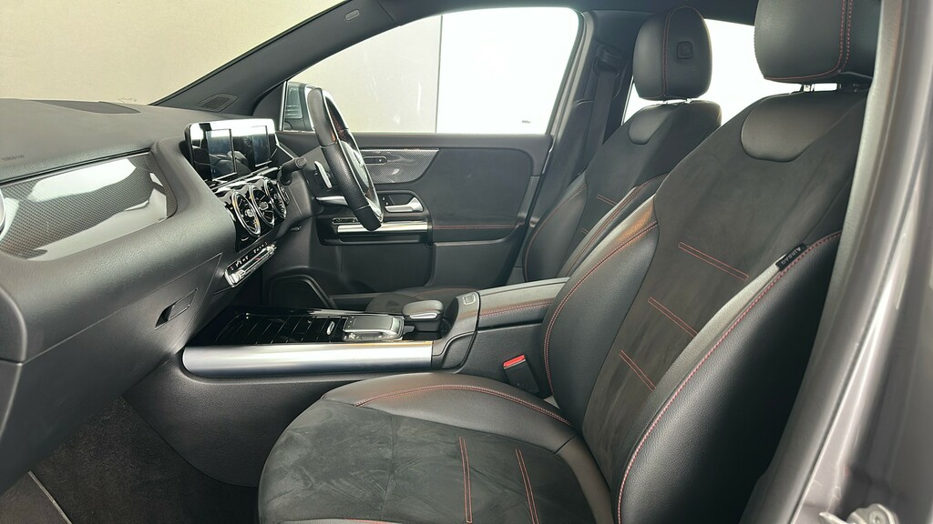 Mercedes-Benz GLA Class Amg Line Night Edition Black #17
