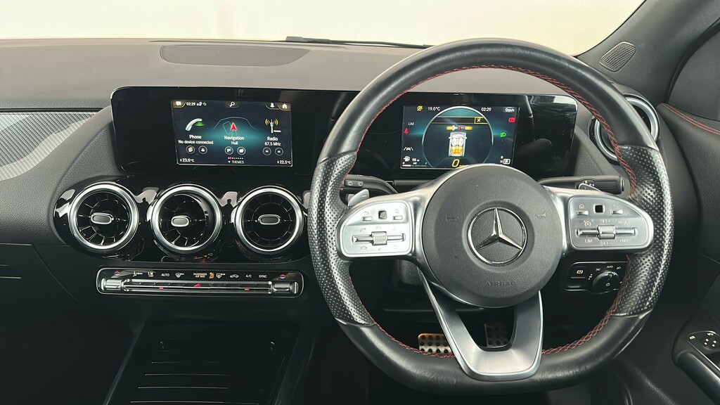 Mercedes-Benz GLA Class Amg Line Night Edition Black #14