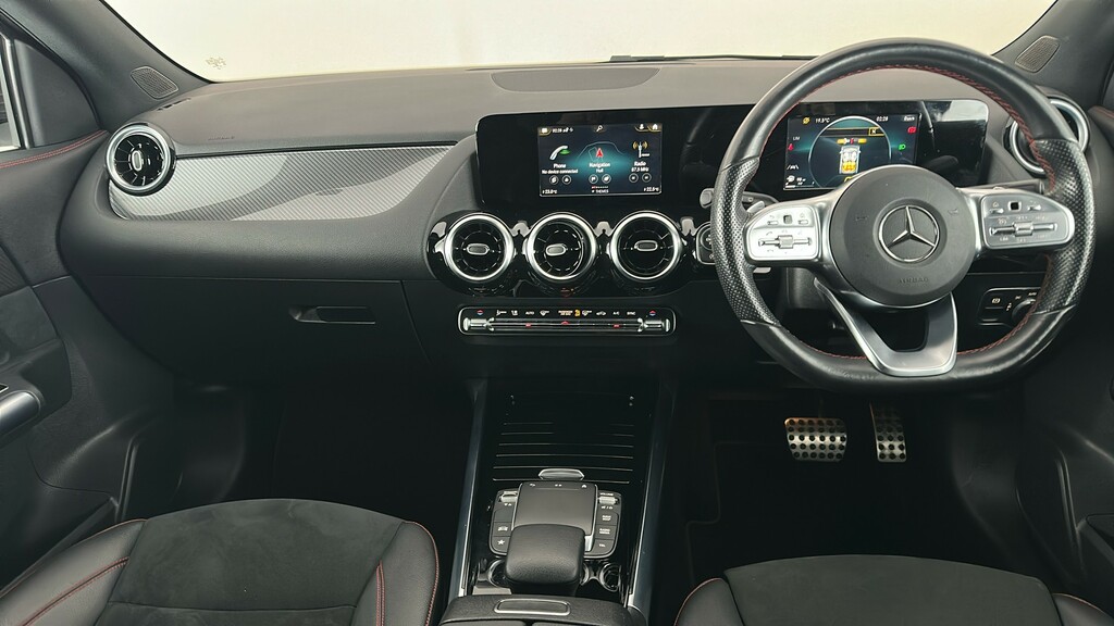 Mercedes-Benz GLA Class Amg Line Night Edition Black #13