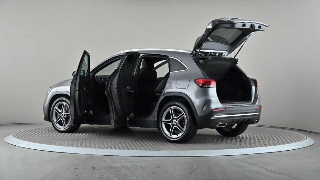 Mercedes-Benz GLA Class Amg Line Night Edition Black #10