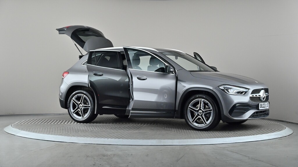 Mercedes-Benz GLA Class Amg Line Night Edition Black #7