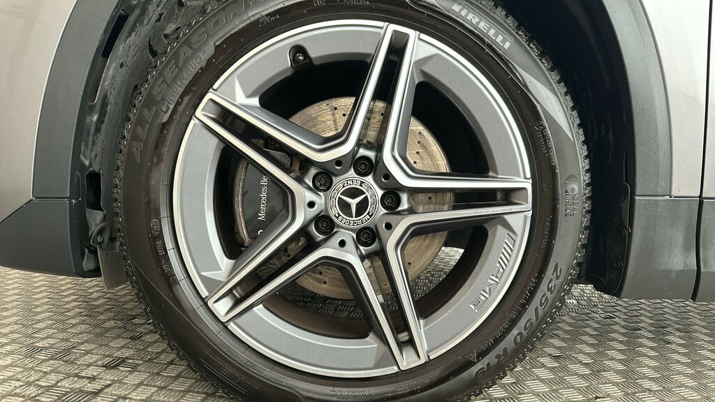 Mercedes-Benz GLA Class Amg Line Night Edition Black #19
