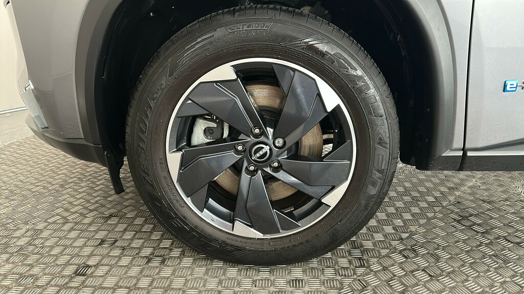 Nissan X-Trail E-power Tekna Red #19