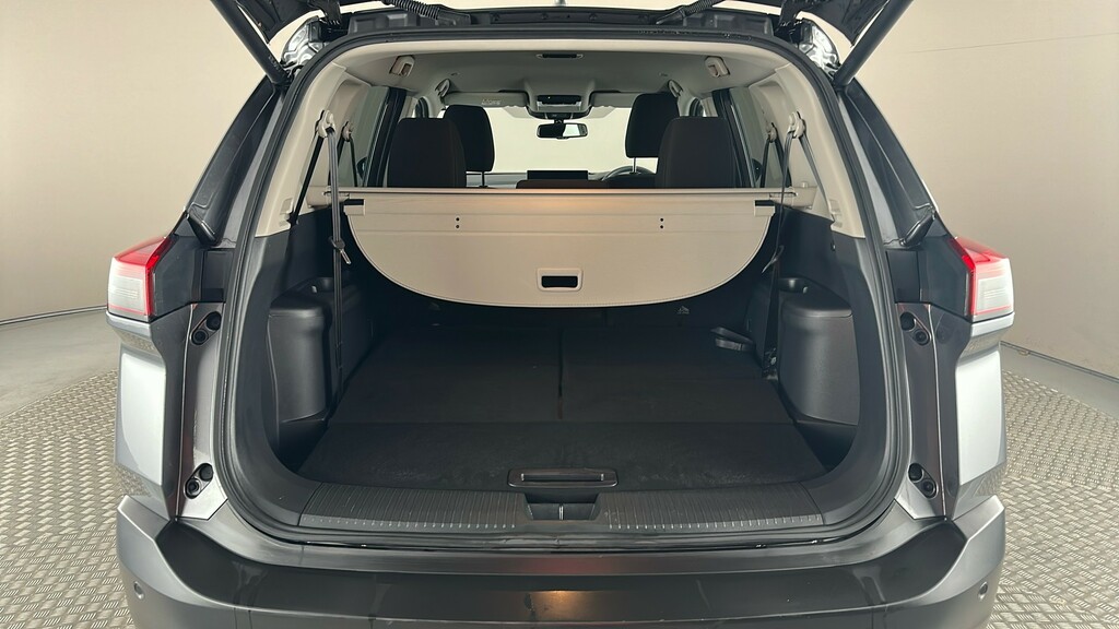Nissan X-Trail E-power Tekna Red #22