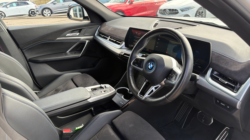 BMW iX2 150Kw Edrive20 M Sport 65Kwh Techpro Blue #30