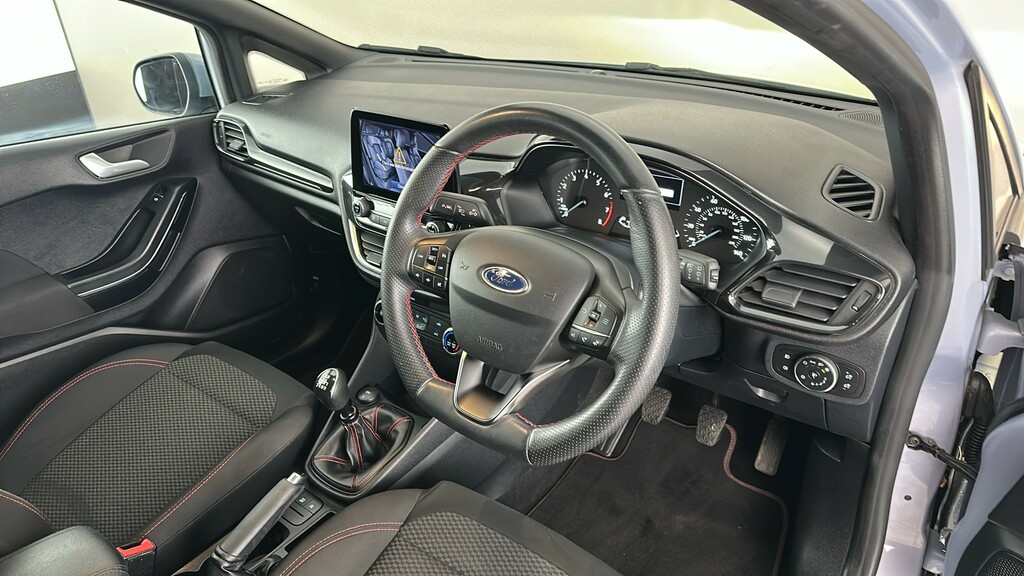 Ford Fiesta 1.0 Ecoboost 95 Trend Navigation Red #30