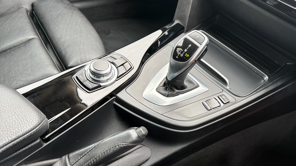 BMW 3 Series 330E M Sport White #21