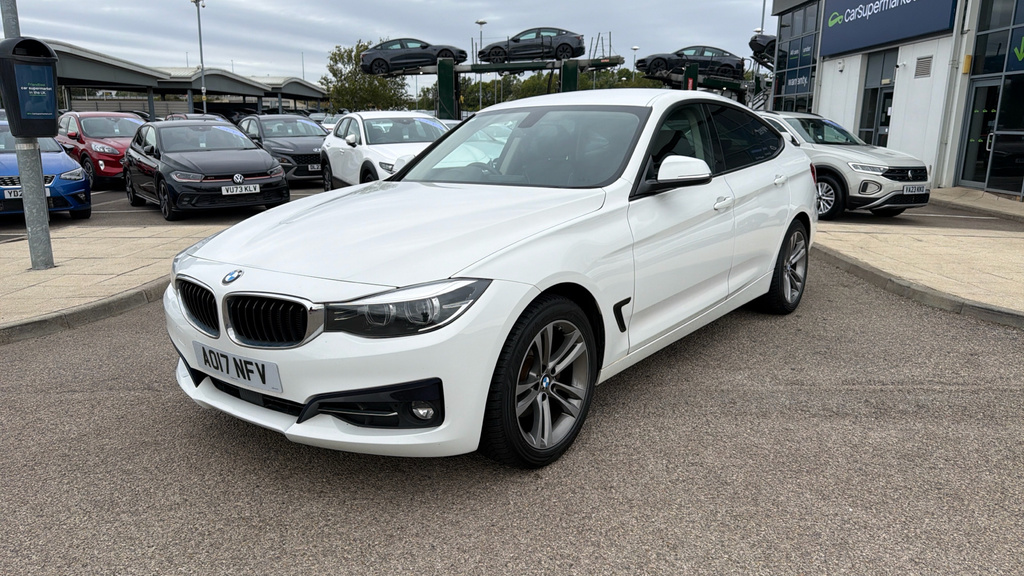 BMW 3 Series 330E M Sport White #35