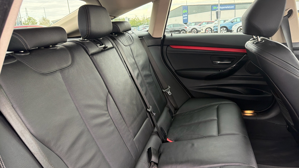 BMW 3 Series 330E M Sport White #16