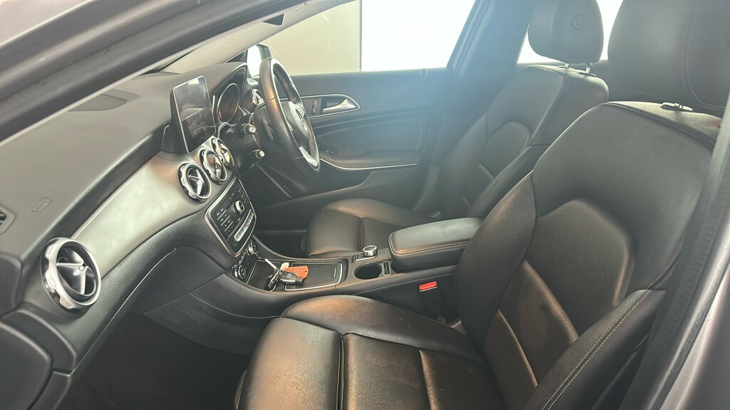 Mercedes-Benz GLA Class Gla 220D 4Matic Amg Line Prem Plus Black #14