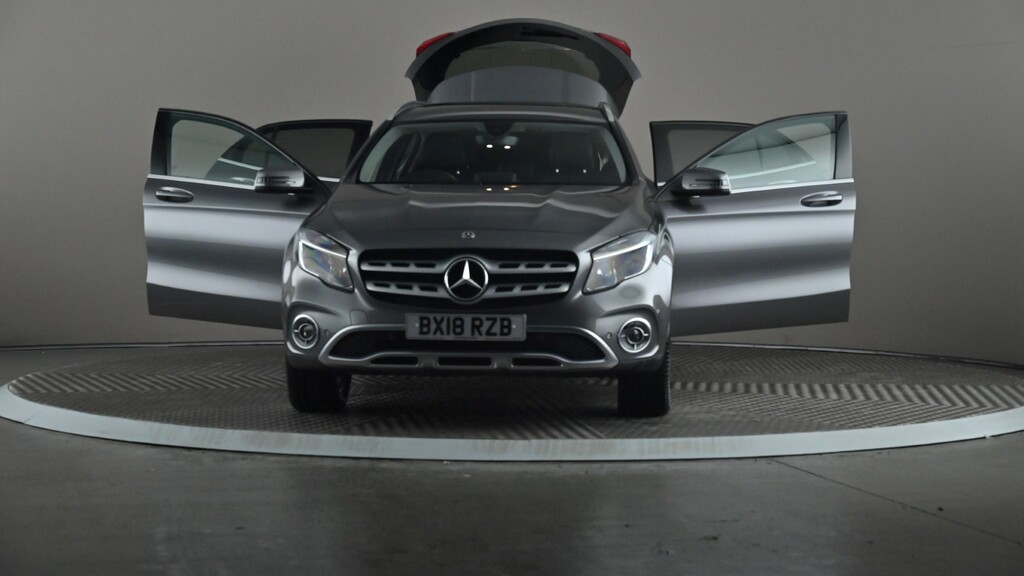 Mercedes-Benz GLA Class Gla 220D 4Matic Amg Line Prem Plus Black #8